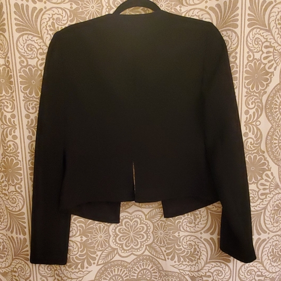 Black ruffle blazer - Picture 4 of 4